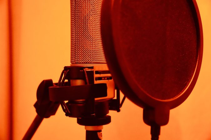 Vocal Aufnahme im Booth mit einem Austrian Audio OC818 im Plank-Tonstudio Wien